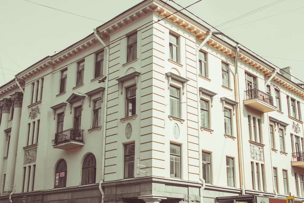 Alexander Hotel