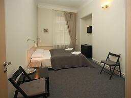 Alexander Hotel