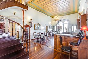 Casa Leone Hotel