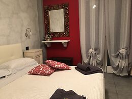Appartamento Vista Lago Red & Grey