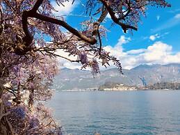 Appartamento Vista Lago Red & Grey