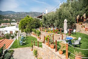 Maria Plomari Apartments