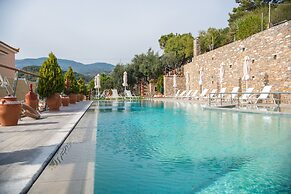 Maria Plomari Apartments