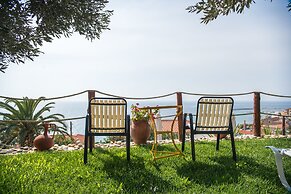 Maria Plomari Apartments
