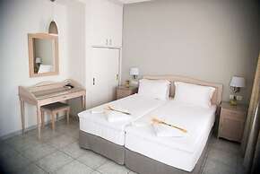 Maria Plomari Apartments