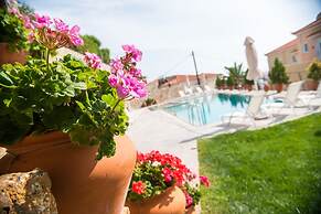 Maria Plomari Apartments