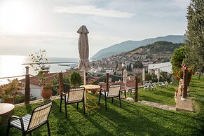 Maria Plomari Apartments