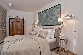 Heritage Hotel 19