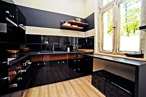 Grand Apartments