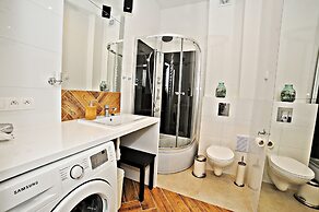 Grand Apartments