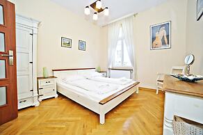 Grand Apartments