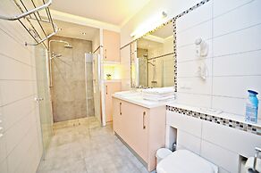Grand Apartments