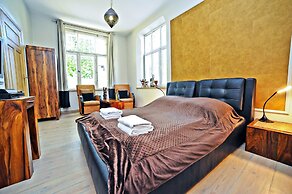 Grand Apartments