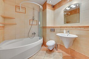 Grand Apartments