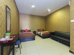 Night Queen Hotel