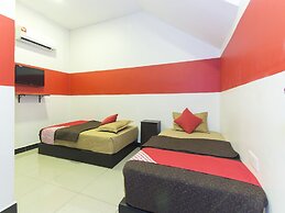 Night Queen Hotel