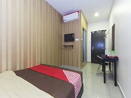 Night Queen Hotel