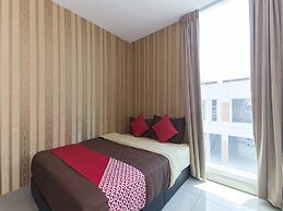 Night Queen Hotel