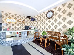 Night Queen Hotel