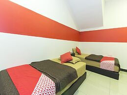 Night Queen Hotel