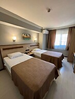 Gold Hotel