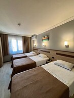 Gold Hotel
