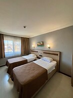 Gold Hotel