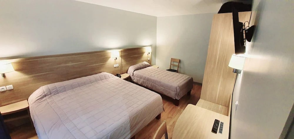 Hôtel des Pyrénées - Nation