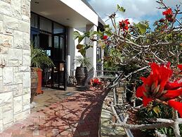 Paradise Cove Country House