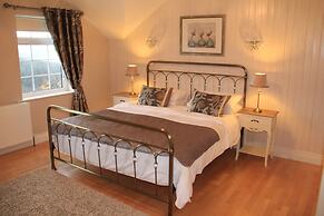 Lake House Hotel