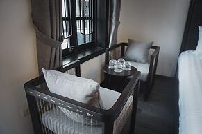 Oliving Residence
