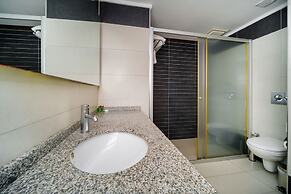 Delfino Boutique Apart Hotel