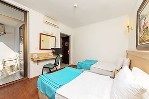 Kayamaris Hotel