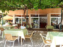 Aysev Hotel
