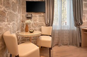 Lanterna Rooms