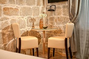 Lanterna Rooms