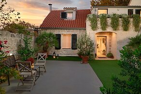 Lanterna Rooms
