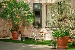 Lanterna Rooms