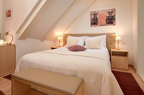 Lanterna Rooms