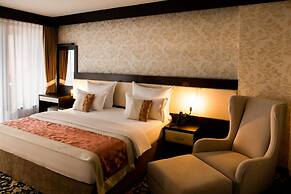 Malak Regency Hotel