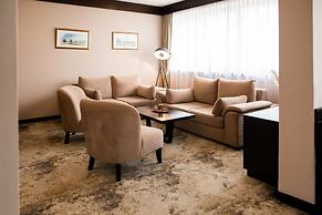 Malak Regency Hotel