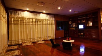 Chezmoi Handicraft & HomeStay
