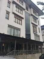 Khamsum Inn