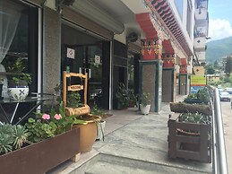 Khamsum Inn