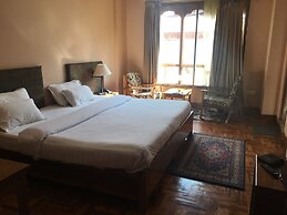 Khamsum Inn