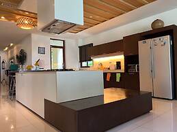 Amatapura Beach Villa 10