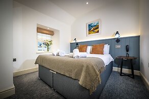 The Loch Ness Inn