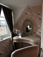 OYO The Townhouse