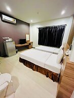 Seree Grand Resort