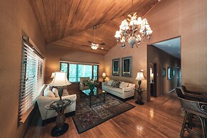 Chan Chich Lodge